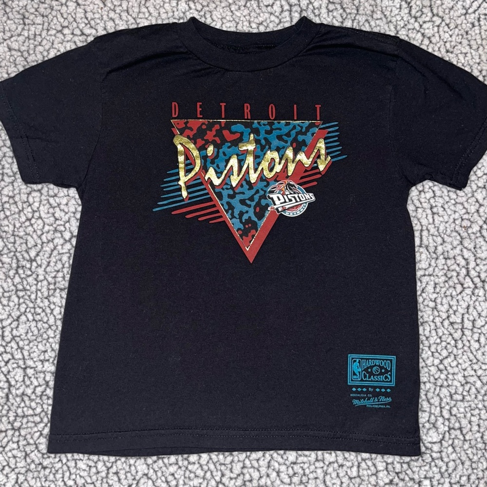 Detroit Pistons Mitchell & Ness Hardwood Classics t shirt retro logo youth sz 7